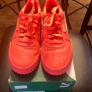 Nuckbuck Puma .pink and gold. Size 10 woman.Worn once.